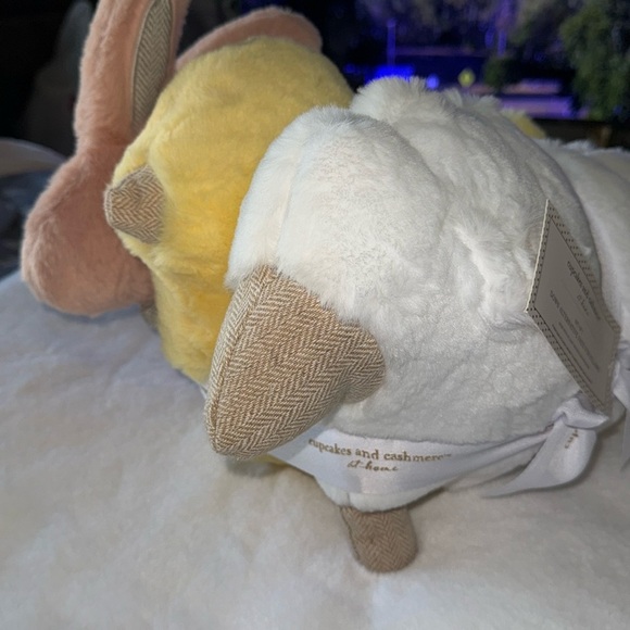 Cupcakes and cashmere set of 3 down alternative faux Easter Decor pillows 🐣🐑🐰 - Picture 2 of 8